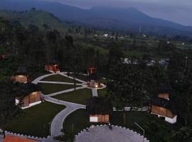 Villa Kahuripan Smart Hill Camp, lodge in Subang