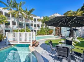 Alassio Apartments with direct pool access Palm Cove, hotel in Palm Cove