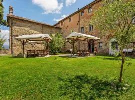 Rustic Holiday Home in Citt di Castello with Swimming Pool