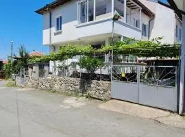 S Apartment