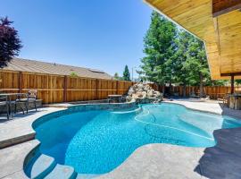 California Vacation Rental with Private Pool and Patio, hotel en Visalia