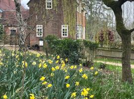 The Old Coach House, villa in Redlynch