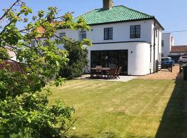 Green Tiles, hotel in Overstrand