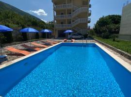 Romantic auch mit Kindern, hotel em Sutomore