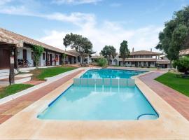 Authentic apartment in Binibeca Vell with private terrace, hotel en Binibeca