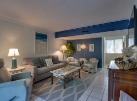 Serene Hilton Head Island Condo with Community Pool!, hotel in Hilton Head Island