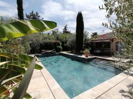 Meublé chaleureux en Provence, apartment in Cheval-Blanc