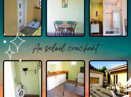 Au soleil couchant, holiday home in Villemoustaussou