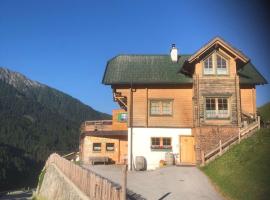 Peerfect Ferienwohnungen, vacation rental in Navis