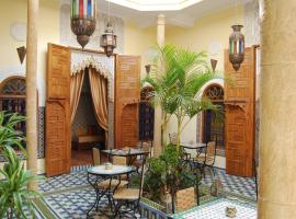 Riad Dar Zouhour، فندق مع جاكوزي في الرباط