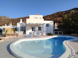 The Sundown Villa, hotel in Parasporos