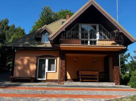 U Lipińskich - Dom nad jeziorem – domek wiejski w Ostrzycach