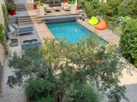 Rez de Jardin d'une Bastide VILLA LA GARDI avec Piscine privée, apartamento em La Garde-Freinet