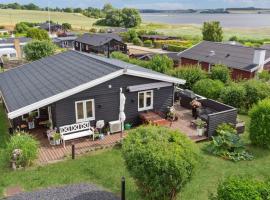 Amazing Home In Kirke Sby With House Sea View, hytte i Kirke Saaby