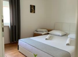 Apartmani Aron, hotel v Novalji
