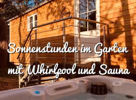 Zirkuswagen mit Outdoor Whirlpool und Garten, cheap hotel in Petershagen