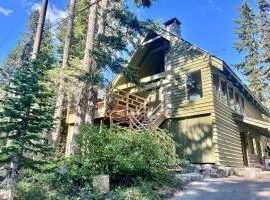 Camp Creek Hideaway Modern Cascades Haven for 12