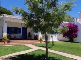 Chalet en Caños, sin coger coche para la playa Jaima y Pequeña Lulú