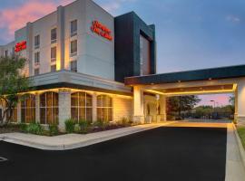Hampton Inn & Suites-Austin Airport, hotel poblíž Mezinárodní letiště Austin-Bergstrom - AUS, Austin