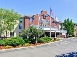 Homewood Suites by Hilton Boston Cambridge-Arlington, MA，阿靈頓的有停車位的飯店