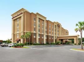 Hampton Inn & Suites Brunswick, hotell  lennujaama Brunswick Golden Isles'i lennujaam - BQK lähedal