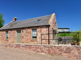 Scottish countryside Bothy, holiday rental in Arbroath