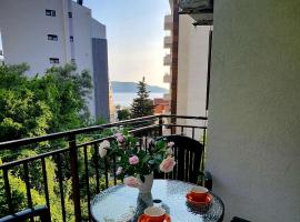 Bela kuća studio apartments-Na korak do mora-A step to the sea, holiday rental in Rafailovici
