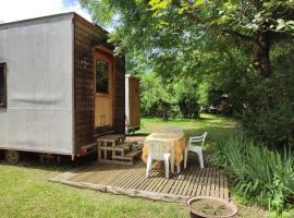 Tiny House Lapradelle-Puilaurens, מלון בPuilaurens