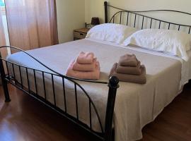 Da Adriana Guesthouse, hotel in Santa Teresa Gallura