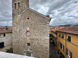 Affittacamere Al campanile, guest house in Sarzana