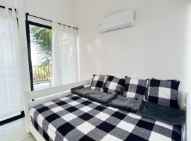 UPGRADE BEACH RESORT, Hotel in Infanta