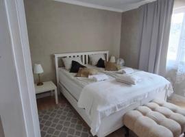 Brook-Stone Beach Guesthouse, appartement in Sztutowo