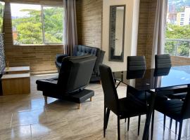 Apartamento con Excelente Ubicación en Envigado – hotel w mieście Envigado