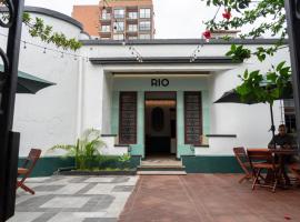 RIO HOSTEL, hotel cerca de Teatro Nacional de Guatemala, Guatemala