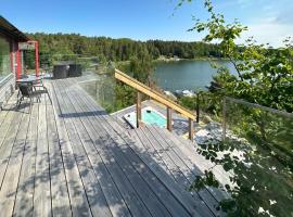 Stunning Home In Dalar With Jacuzzi, Wifi And 5 Bedrooms, semesterboende i Dalarö
