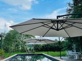 Mountain View Pool Apartment