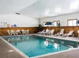 Norwood Inn and Suites - Minneapolis-St Paul Roseville, motel in Roseville