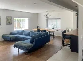 3 Bedroom Beautiful Home In Vintrie