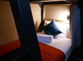 2street Hostel, hotel a Suratthani