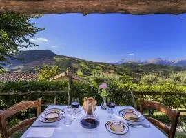 Gorgeous Apartment with Pool near Sibillini Mountains