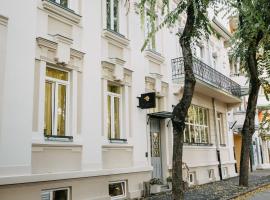 Artist hotel, hotel v destinaci Subotica