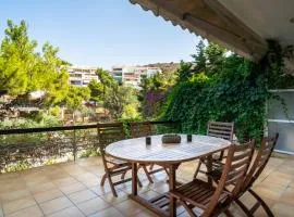 Vouliagmeni Honeymoon Suite