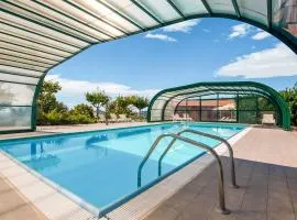 Inviting Farmhouse in Appenines with covered swimming pool