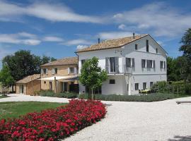 Amazing apartment in Belvedere Ostrense with garden, pet-friendly hotel in Belvedere Ostrense
