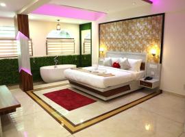 ROYAL CASTLE HOTEL، فندق في مانانثافادي