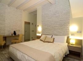 Pidkova, nhà nghỉ B&B ở Modena