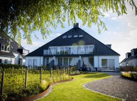 Bright apartment within walking distance of the Sneekermeer, lacný hotel v destinácii Offingawier