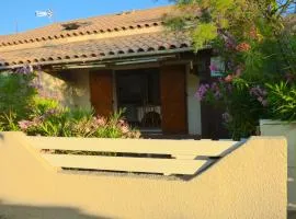 Charmante maison familiale à Gruissan avec terrasse ensoleillée