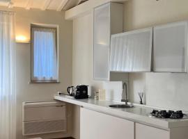 Urbino Apartment - Urban Retreat、ウルビーノのホテル
