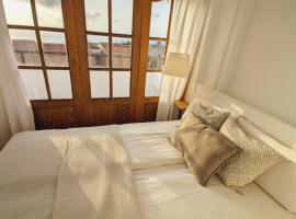 ISTMO - Quiet, Cosy Apartment, Panorama Sunset, -Starlink-, hotel di La Pared